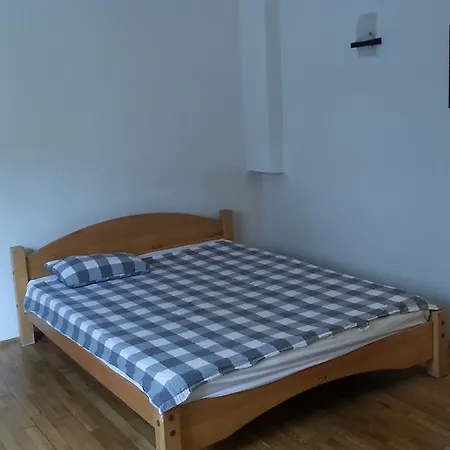 Studio Eliade Бухарест